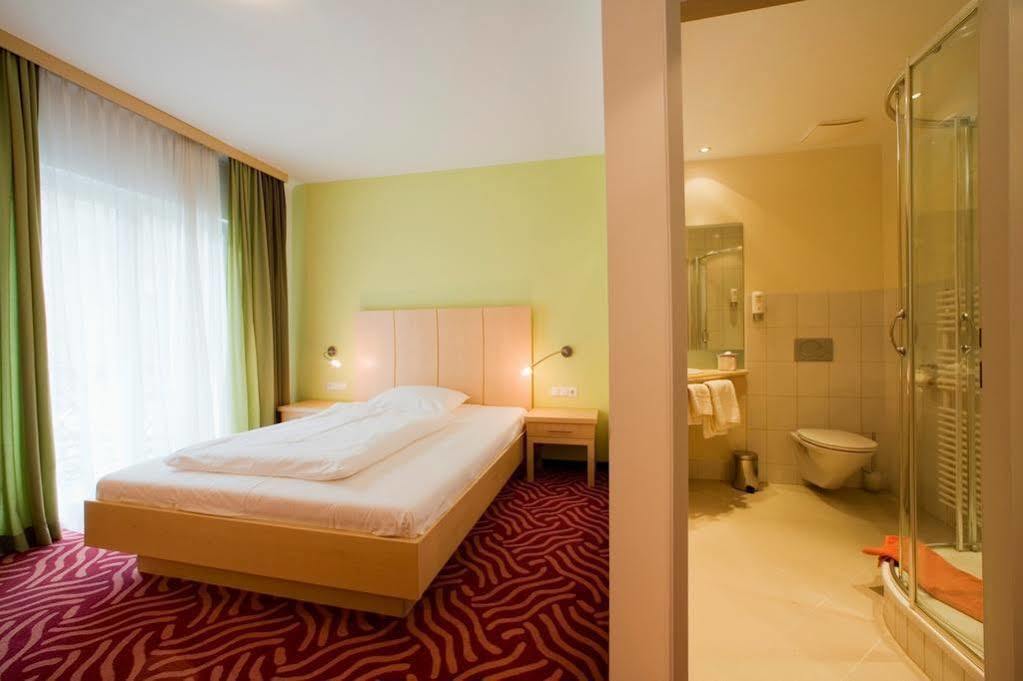 Hotel Krainerhuette Baden Exterior photo
